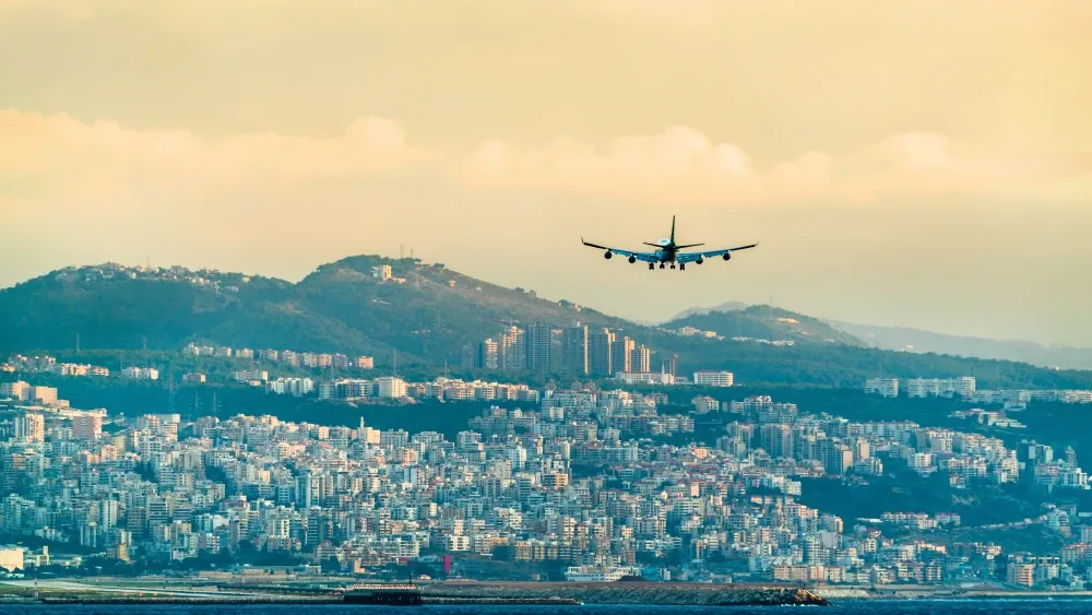 Plane lands at beirut airport