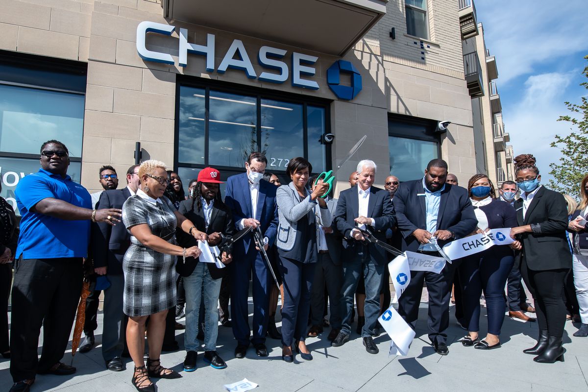 Chase opens new Skyland Community Center branch in D.C.