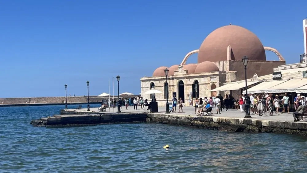 As Greece begins sealing illegal mosques and deporting foreign imams under new legislation, Italy faces a surge in unauthorized Islamic worship centers amid mounting political and legal disputes. Abov...