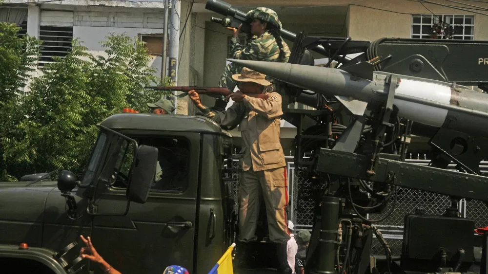 The government of Nicolás Maduro bragged that no one could prevent Venezuela from buying weapons from Iran.  Shutterstock