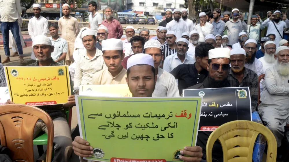 Muslim activists hold a sit-in demonstration to protest against the Waqf Amendment Bill in March 2025 in Kolkata, India.  Shutterstock