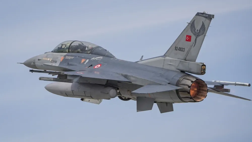 A Turkish F-16 fighter plane. Shutterstock