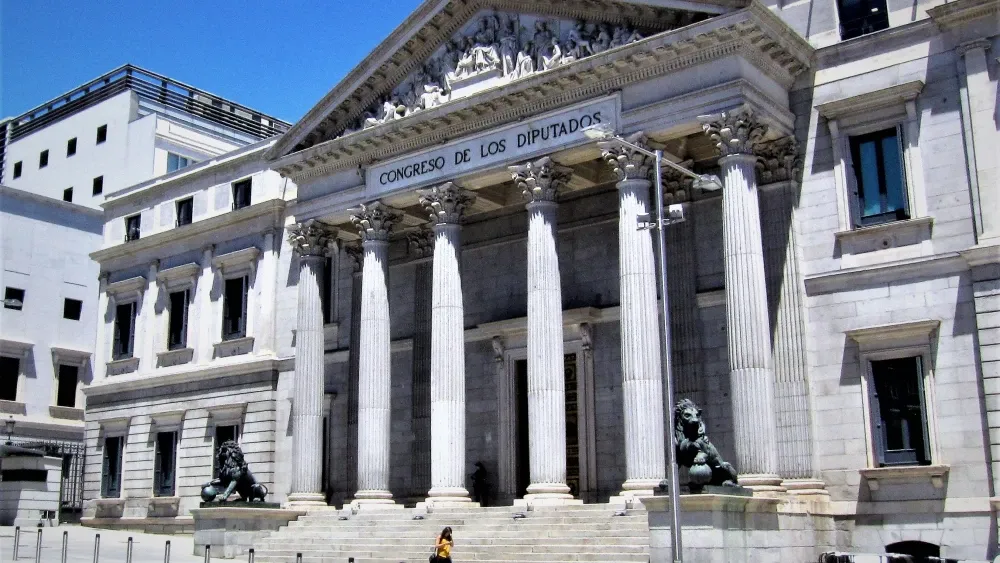 Madrid's Palacio de las Cortes—ground zero for the political rift now destabilizing Spain's stance on Morocco, Israel, and Western Sahara.  Wikimedia Commons (Public Domain).