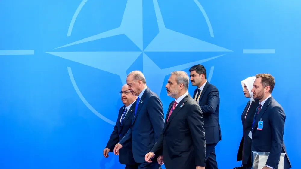 Erdogan and Nato flag