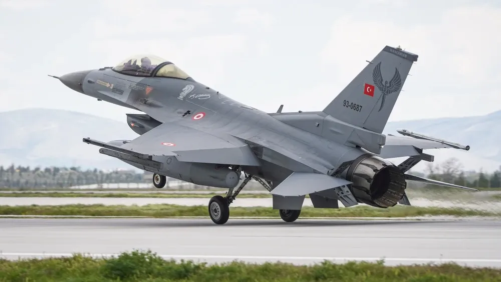 A Turkish Air Force Lockheed Martin F-16C Fighting Falcon.  Shutterstock