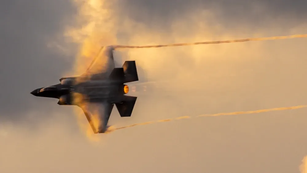 Airstrikes increase over Tehran. An F-35 fighter plane.